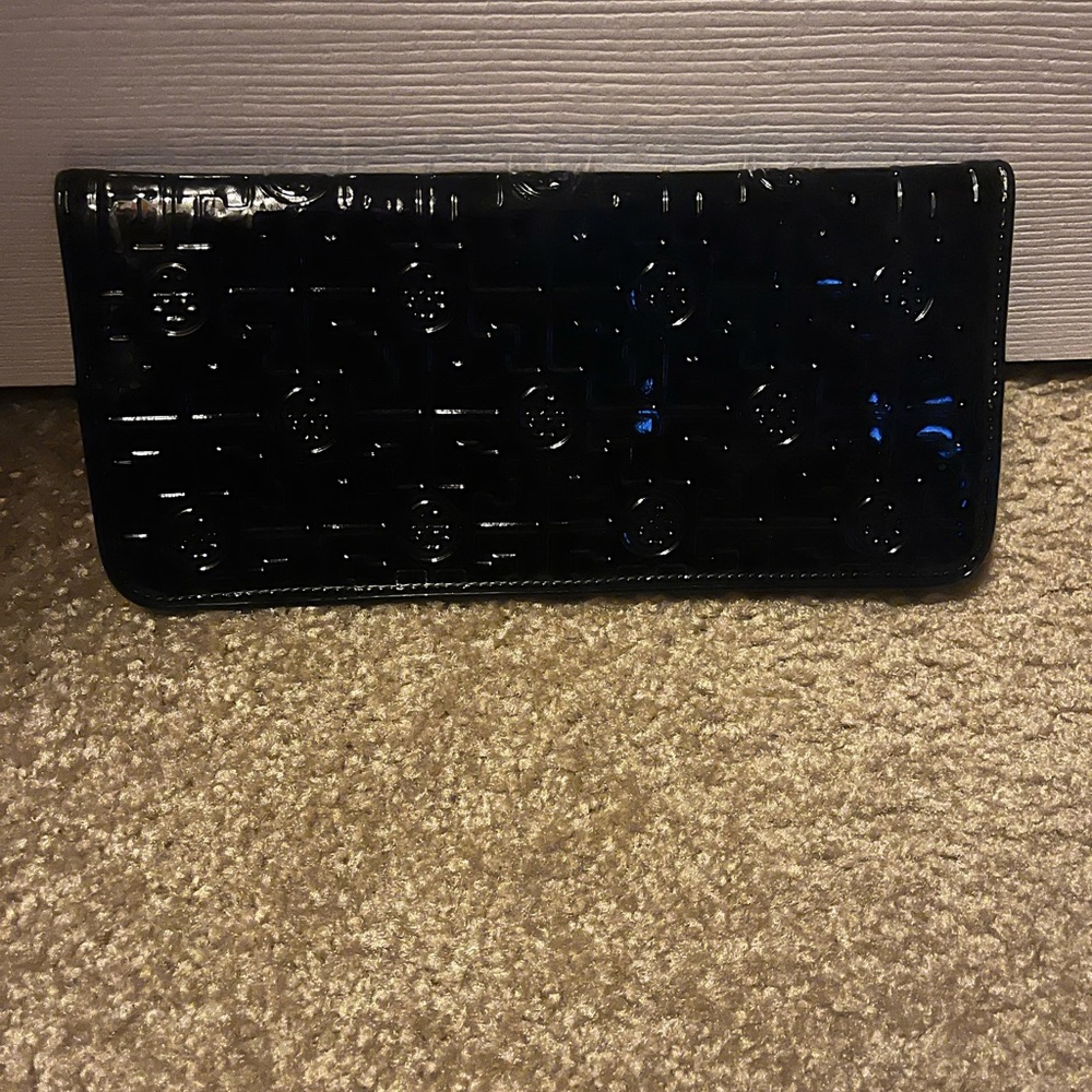 Tory Burch wallet clutch
